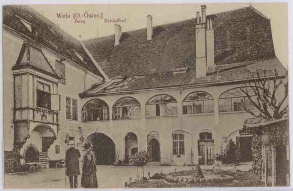 Wels, Burg mit Schloßhof 1918