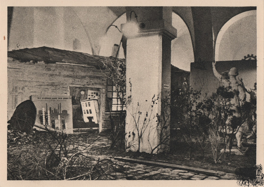 Postkarte: Ausstellung - Das Sowjet-Paradies - Ein Kulturpark