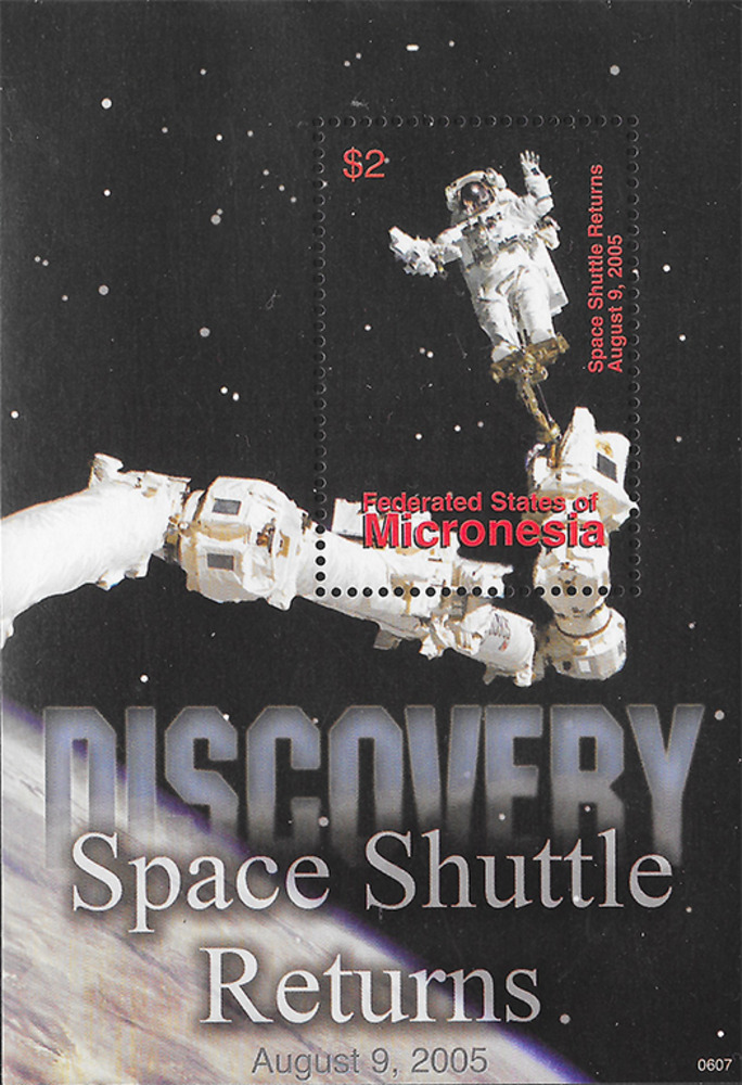 Mikronesien 2006 ** - Discovery-Astronaut bei Raumspaziergang