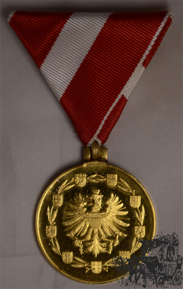 Goldene Medaille für Verdienste um die Republik Österreich.